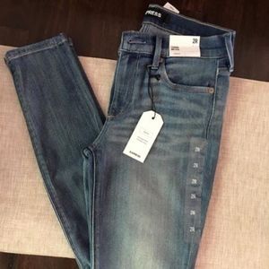 NEW!! •• EXPRESS women's jeans •• Size 2R